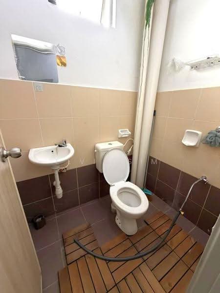 Apartment for Rent at Pangsapuri Palma Kipas - Elvis Sim - Bathroom - PropertyGuru.com.my