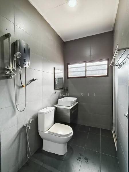 Semi-Detached House for Sale in Taman Kota Kulai (Kulai) - kelvin Sii - Bathroom - PropertyGuru.com.my