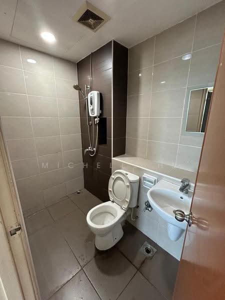 Kediaman Servis untuk Disewa di Sky Gardens Residences - Michelle He - Bathroom - PropertyGuru.com.my