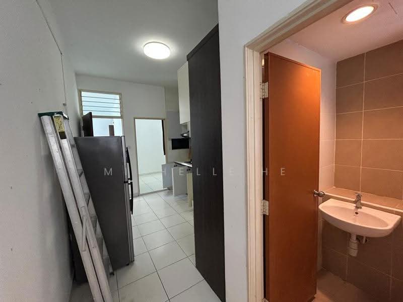 Kediaman Servis untuk Disewa di Sky Gardens Residences - Michelle He - Kitchen - PropertyGuru.com.my