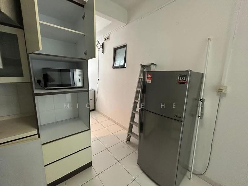 Kediaman Servis untuk Disewa di Sky Gardens Residences - Michelle He - Kitchen - PropertyGuru.com.my
