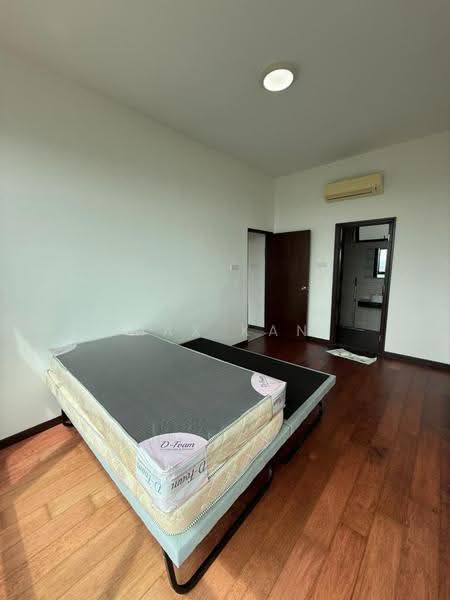 Kediaman Servis untuk Dijual di Molek Regency - Max Kan - Bedroom - PropertyGuru.com.my