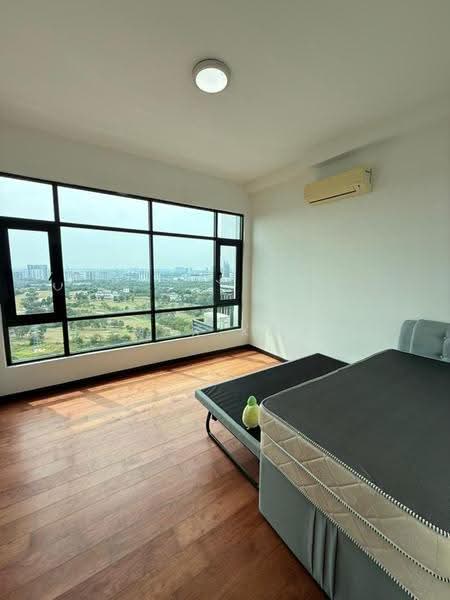 Kediaman Servis untuk Dijual di Molek Regency - Max Kan - Bedroom - PropertyGuru.com.my