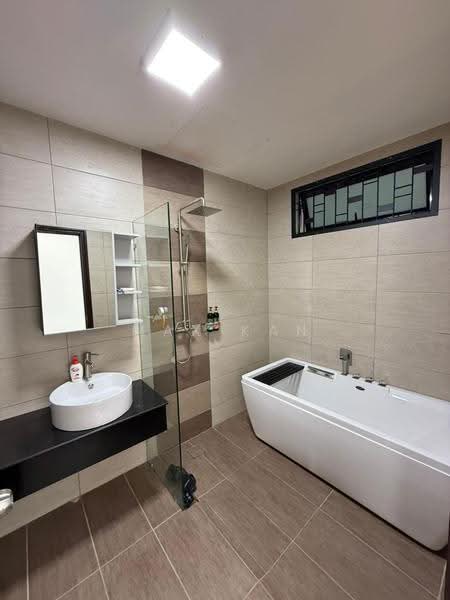 Kediaman Servis untuk Dijual di Molek Regency - Max Kan - Bathroom - PropertyGuru.com.my