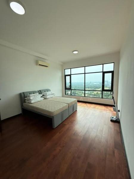 Kediaman Servis untuk Dijual di Molek Regency - Max Kan - Bedroom - PropertyGuru.com.my