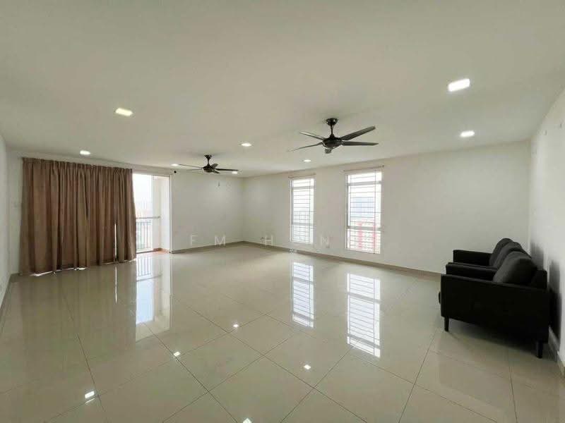 Kondominium untuk Dijual di Suasana Lumayan - FM Hong - Living Room - PropertyGuru.com.my