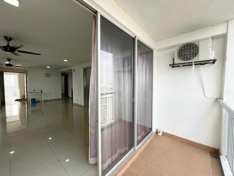 Kondominium untuk Dijual di Suasana Lumayan - FM Hong - Living Room - PropertyGuru.com.my