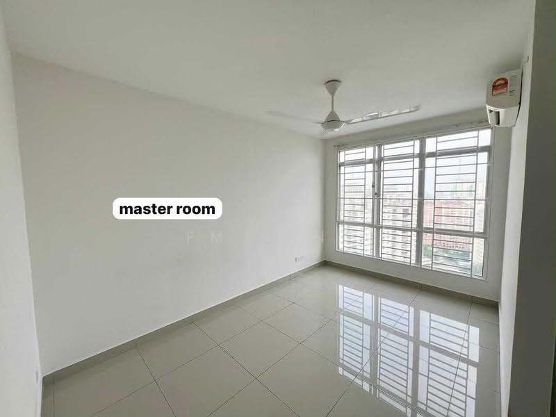 Kondominium untuk Dijual di Suasana Lumayan - FM Hong - Master Bedroom - PropertyGuru.com.my