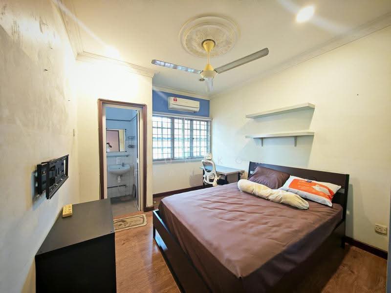 2-storey Terraced House for Sale in SS 21, Damansara Utama (Petaling Jaya) - F.Ronikom Francis - Bedroom - PropertyGuru.com.my
