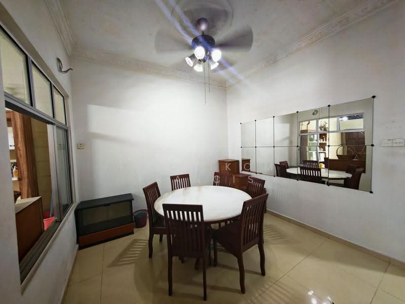 2-storey Terraced House for Sale in SS 21, Damansara Utama (Petaling Jaya) - F.Ronikom Francis - Dining Room - PropertyGuru.com.my