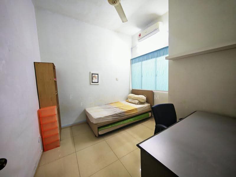 2-storey Terraced House for Sale in SS 21, Damansara Utama (Petaling Jaya) - F.Ronikom Francis - Bedroom - PropertyGuru.com.my