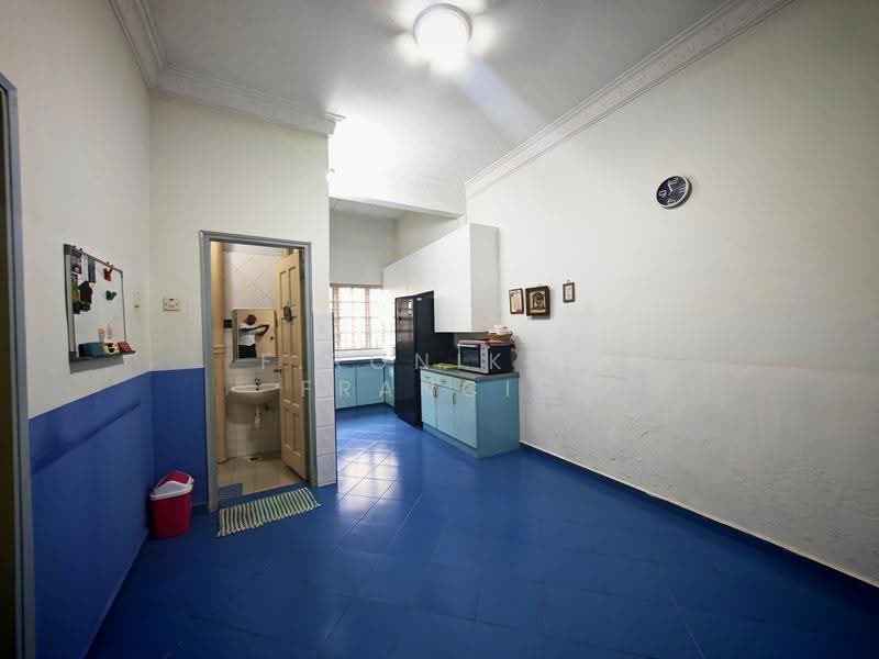 2-storey Terraced House for Sale in SS 21, Damansara Utama (Petaling Jaya) - F.Ronikom Francis - Kitchen - PropertyGuru.com.my