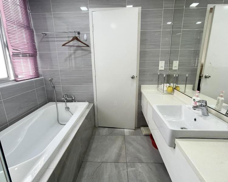 Kondominium untuk Disewa di Kiara 1888 - Max Siew - Bathroom - PropertyGuru.com.my