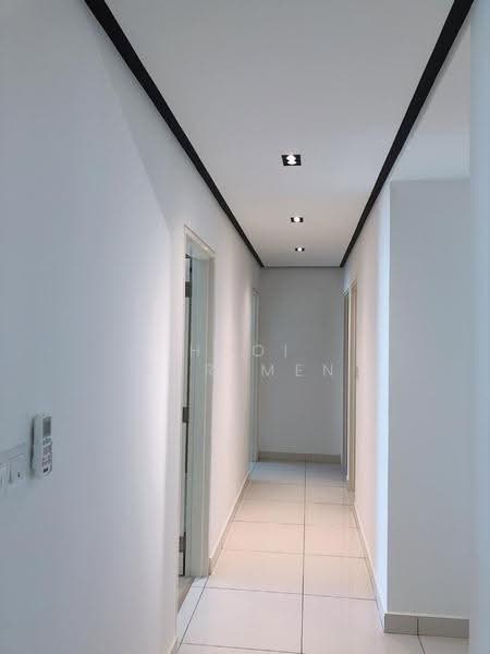Kondominium untuk Disewa di Trinity Aquata - Hooi Karlmen - Corridor - PropertyGuru.com.my