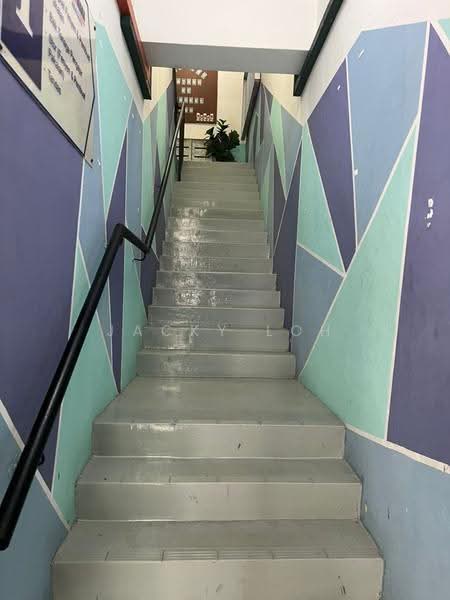 Retail Office for Rent in Taman Equine (Seri Kembangan) - Jacky Loh - Corridor - PropertyGuru.com.my