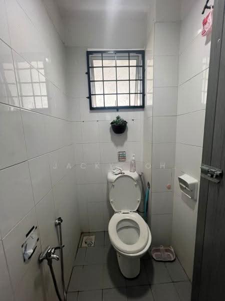 Retail Office for Rent in Taman Equine (Seri Kembangan) - Jacky Loh - Bathroom - PropertyGuru.com.my
