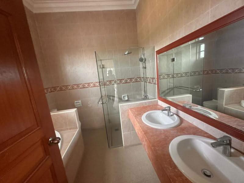 Bungalow House for Sale in Leisure Farm (Gelang Patah) - SK GOO - Bathroom - PropertyGuru.com.my