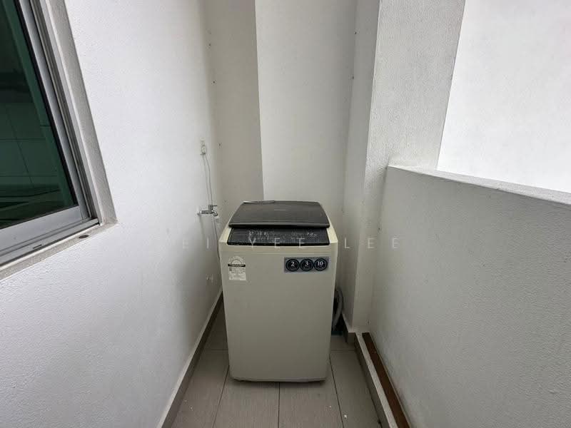 Kondominium untuk Disewa di The Navens - Mei Yee Lee - Balcony - PropertyGuru.com.my