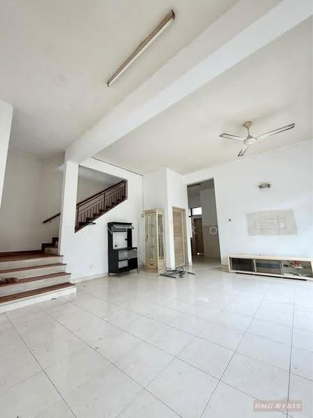 2-storey Terraced House for Sale in Kota Bayuemas (Klang) - Daniel Kok - Living Room - PropertyGuru.com.my