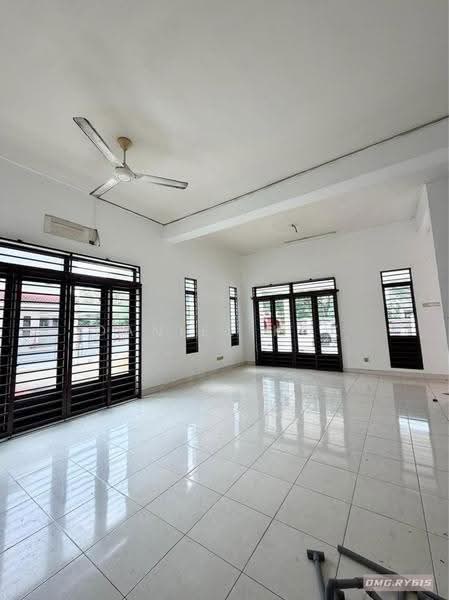 2-storey Terraced House for Sale in Kota Bayuemas (Klang) - Daniel Kok - Living Room - PropertyGuru.com.my