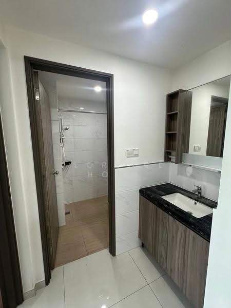 Kediaman Servis untuk Disewa di Country Garden Central Park - Florence Hong - Bathroom - PropertyGuru.com.my