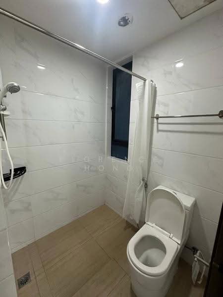 Kediaman Servis untuk Disewa di Country Garden Central Park - Florence Hong - Bathroom - PropertyGuru.com.my