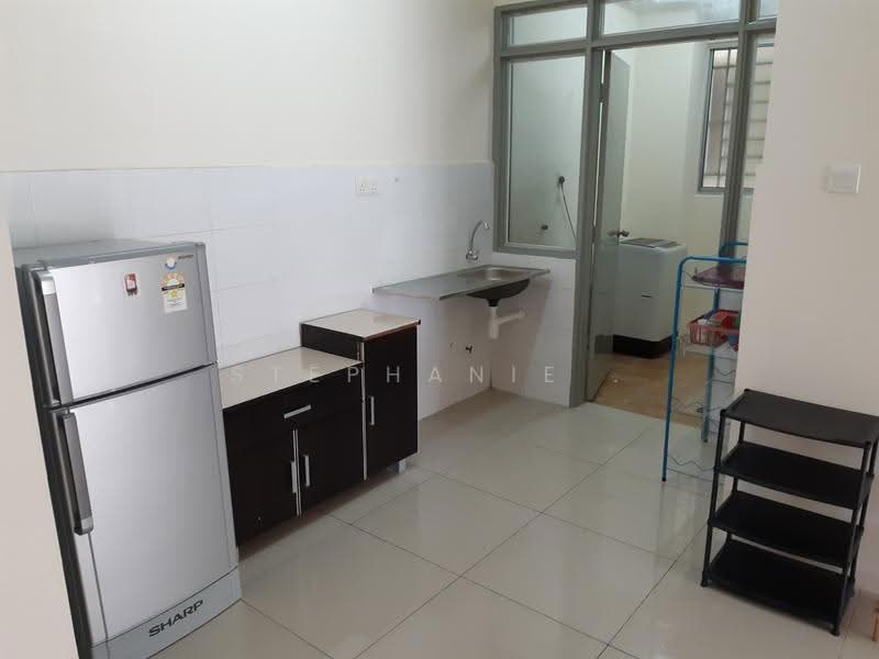 Kondominium untuk Dijual di Platinum Lake PV 15 - Stephanie . - Kitchen - PropertyGuru.com.my