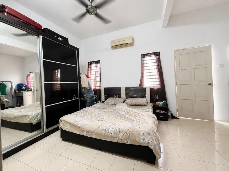 2-storey Terraced House for Sale in Kampung Jawa (Klang) - Jarren Tan - Bedroom - PropertyGuru.com.my