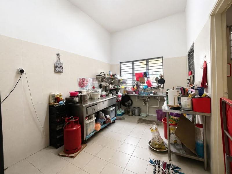 2-storey Terraced House for Sale in Kampung Jawa (Klang) - Jarren Tan - Kitchen - PropertyGuru.com.my