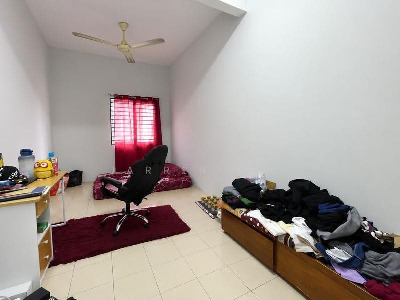 2-storey Terraced House for Sale in Kampung Jawa (Klang) - Jarren Tan - Bedroom - PropertyGuru.com.my