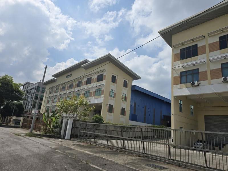 Detached Factory for Rent in Bukit Jelutong (Shah Alam) - Casey . - Exterior - PropertyGuru.com.my