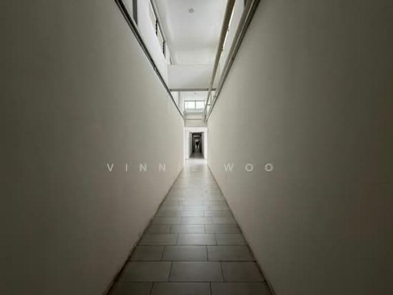 Shop / Office untuk Disewa di Shah Alam (Selangor) - Vinnie Woo - Corridor - PropertyGuru.com.my
