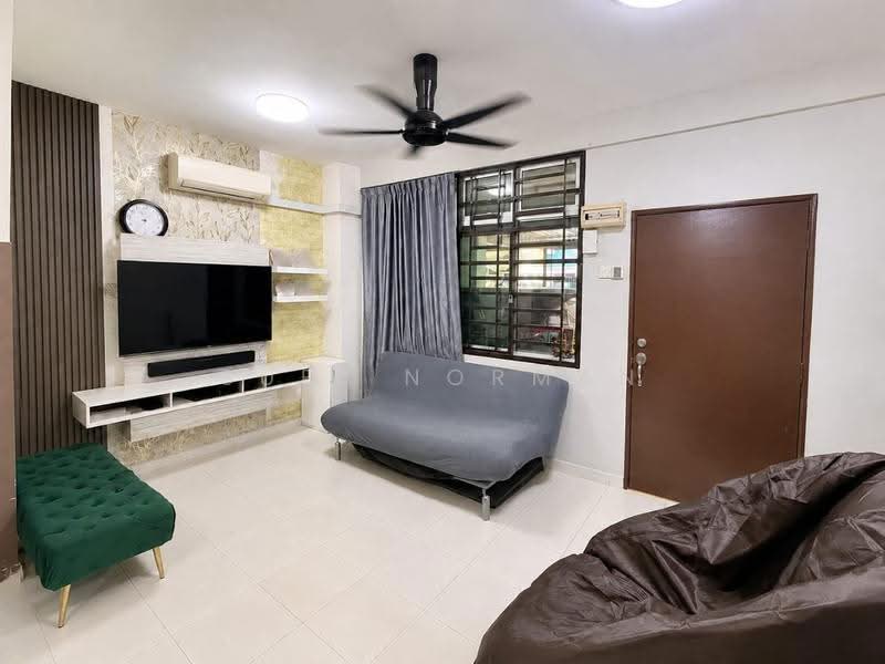 2-storey Terraced House for Sale in Taman Scientex Pasir Gudang (Pasir Gudang) - Sufi Norman - Living Room - PropertyGuru.com.my