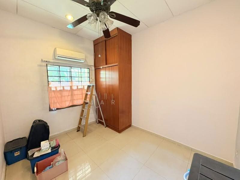 Rumah Teres untuk Dijual di Kota Kemuning (Shah Alam) - Umar Din - Bedroom - PropertyGuru.com.my