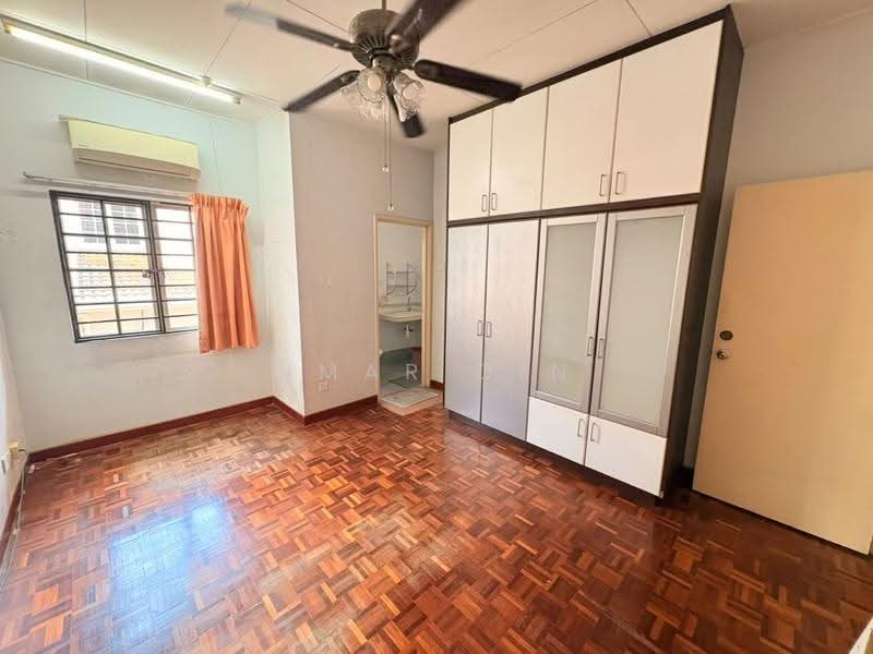 Rumah Teres untuk Dijual di Kota Kemuning (Shah Alam) - Umar Din - Bedroom - PropertyGuru.com.my