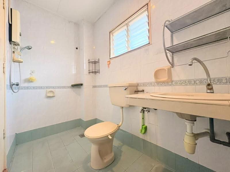 Rumah Teres untuk Dijual di Kota Kemuning (Shah Alam) - Umar Din - Bathroom - PropertyGuru.com.my