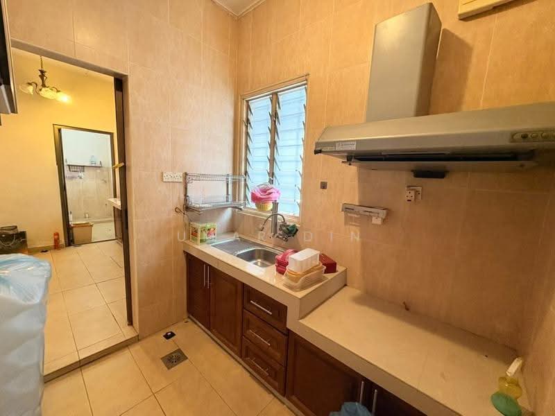 Rumah Teres untuk Dijual di Kota Kemuning (Shah Alam) - Umar Din - Kitchen - PropertyGuru.com.my