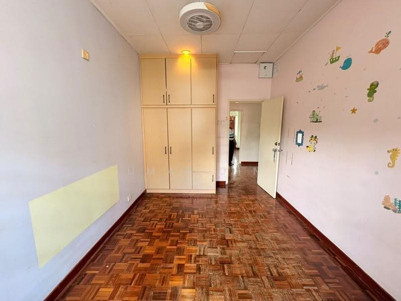 Rumah Teres untuk Dijual di Kota Kemuning (Shah Alam) - Umar Din - Bedroom - PropertyGuru.com.my