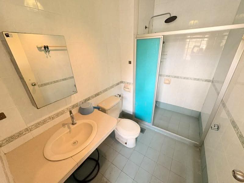 Rumah Teres untuk Dijual di Kota Kemuning (Shah Alam) - Umar Din - Bathroom - PropertyGuru.com.my