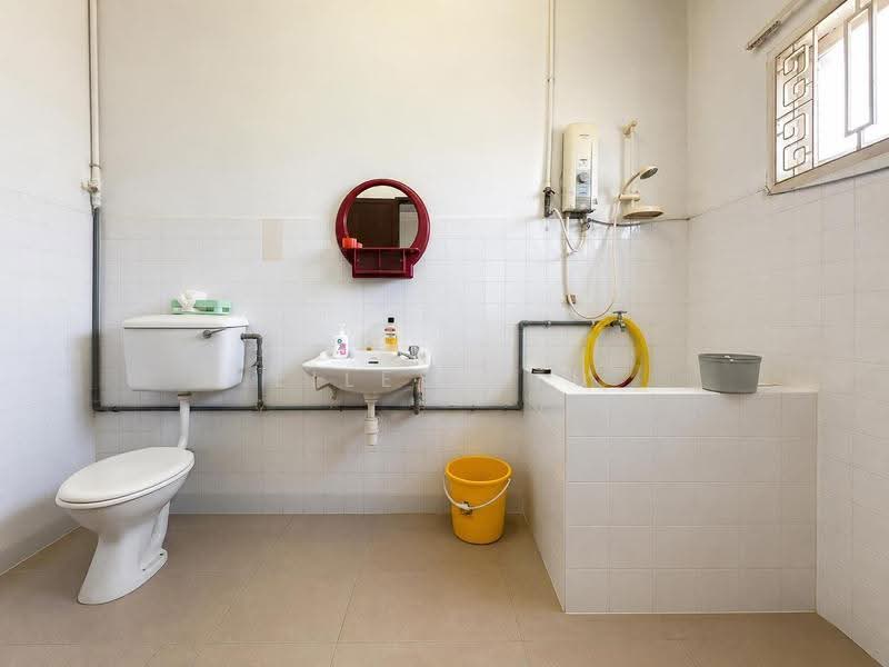 Rumah Teres 2-Tingkat untuk Dijual di SS2 (Petaling Jaya) - Eileen Tu - Bathroom - PropertyGuru.com.my
