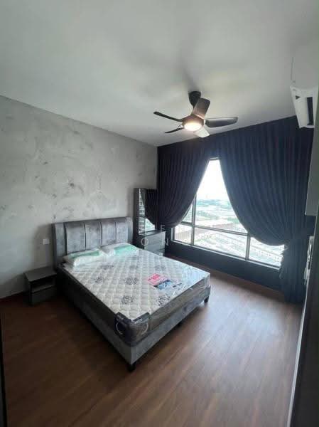 Kediaman Servis untuk Dijual di Country Garden Central Park - Florence Hong - Bedroom - PropertyGuru.com.my