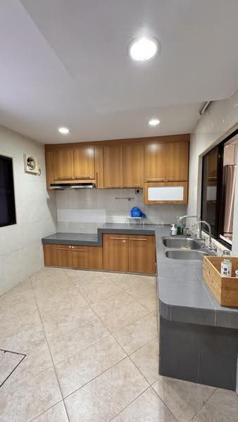 2.5-storey Terraced House for Rent in Bandar Baru Sri Petaling (Sri Petaling) - Yen Lim - Kitchen - PropertyGuru.com.my