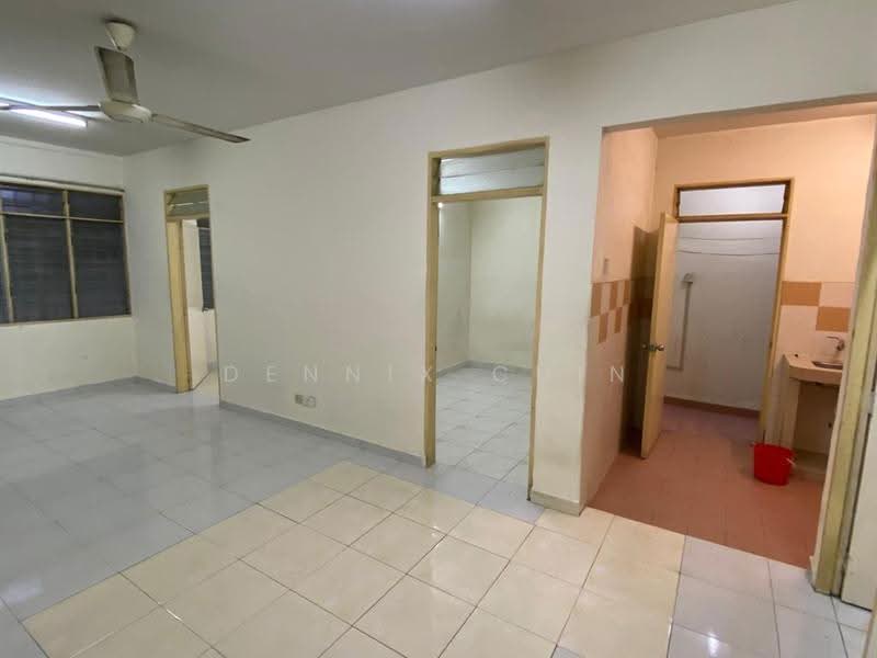 Pangsapuri untuk Disewa di Mentari Court - Dennix Chin - Living Room - PropertyGuru.com.my