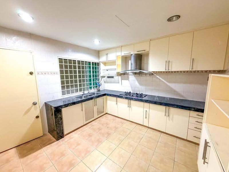 Rumah Berkembar untuk Dijual di Alam Damai (Cheras) - Asyraf Azman - Kitchen - PropertyGuru.com.my