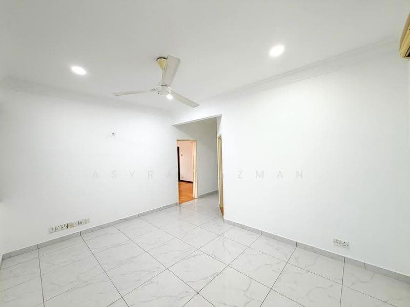Rumah Berkembar untuk Dijual di Alam Damai (Cheras) - Asyraf Azman - Living Room - PropertyGuru.com.my