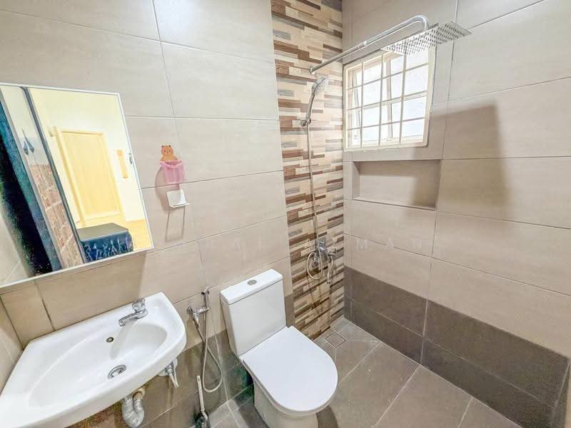Rumah Berkembar untuk Dijual di Alam Damai (Cheras) - Asyraf Azman - Bathroom - PropertyGuru.com.my