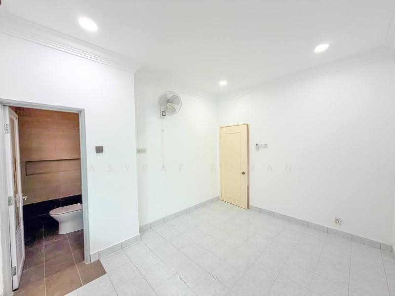 Rumah Berkembar untuk Dijual di Alam Damai (Cheras) - Asyraf Azman - Bathroom - PropertyGuru.com.my