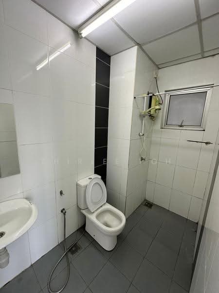 Kondominium untuk Dijual di The Wharf Residence - Shirlee Toh - Bathroom - PropertyGuru.com.my