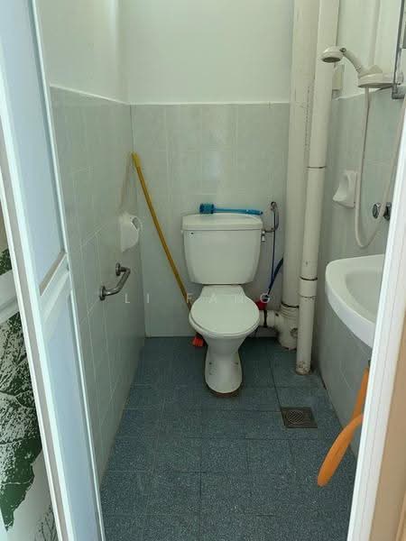 Pangsapuri untuk Dijual di Krystal Suria - Li Fang - Bathroom - PropertyGuru.com.my