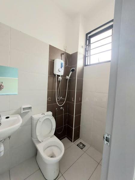 Terraced House for Rent in Bandar Dato Onn (Tebrau) - Vivco Liang - Bathroom - PropertyGuru.com.my